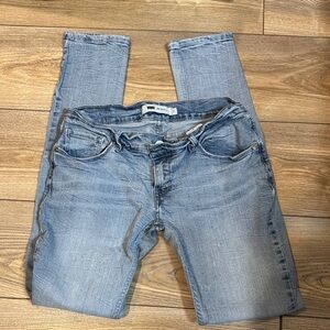 Light Wash Levi’s 524 Skinny Jeans - Blue